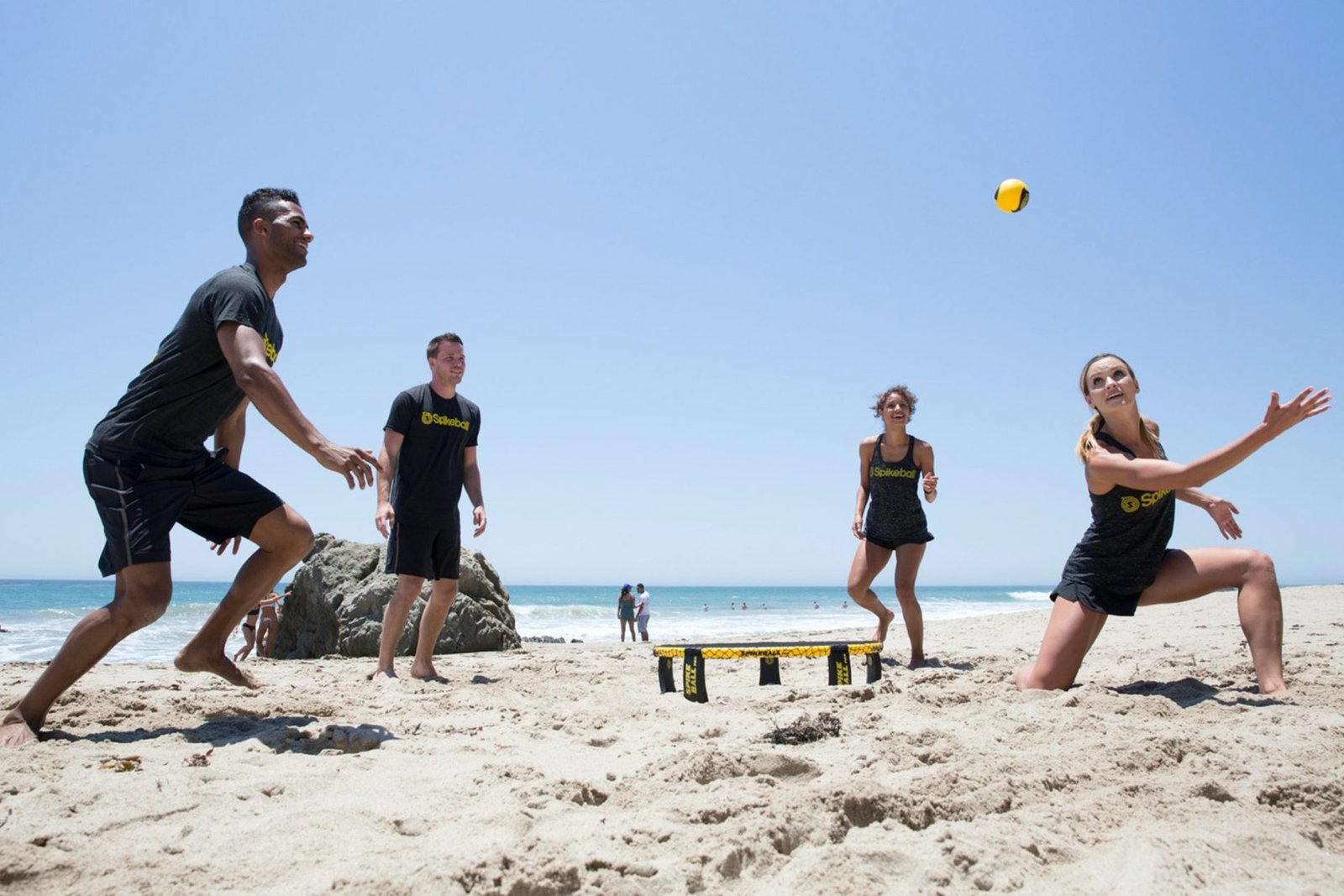 Team Building en Barcelona ¡Top 10! 6 spikeball lrma8qED9jw unsplash scaled