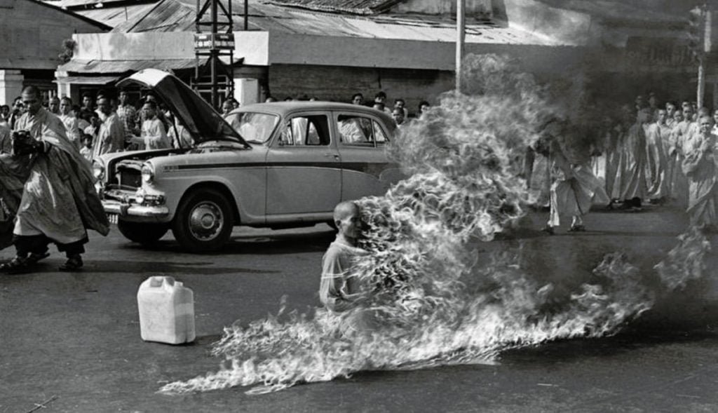 10 fotografías más famosas del mundo 10 la expresion quemarse a lo bonzo viene de la inmolacion del monje budista thich quang duc