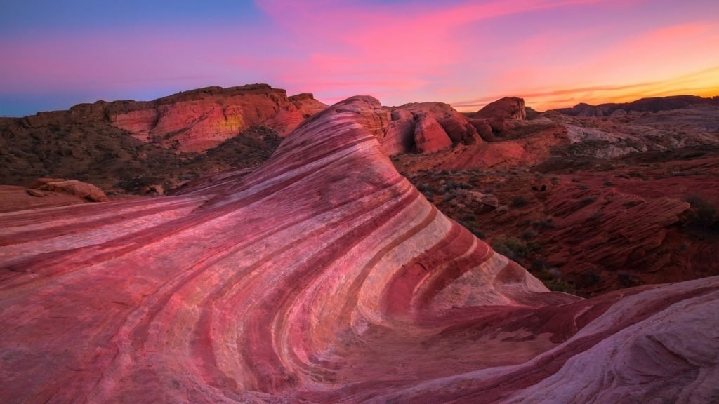10 lugares rosas más bonitos del mundo 9 127249 nature landscape pink canyon rocks clouds sunset Nevada USA