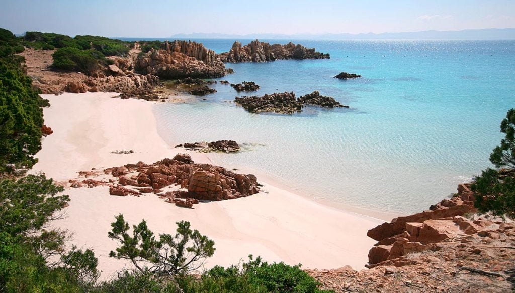 10 lugares rosas más bonitos del mundo 7 budelli spiaggia rosa
