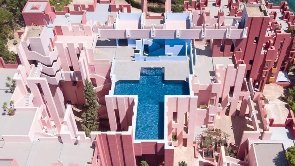 10 lugares rosas más bonitos del mundo 4 muralla roja calpe dronemaster koQH 1240x698@abc