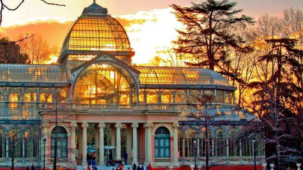 Atardecer en Madrid: Disfrutando de 5 Actividades Especiales 1 Wine Gogh