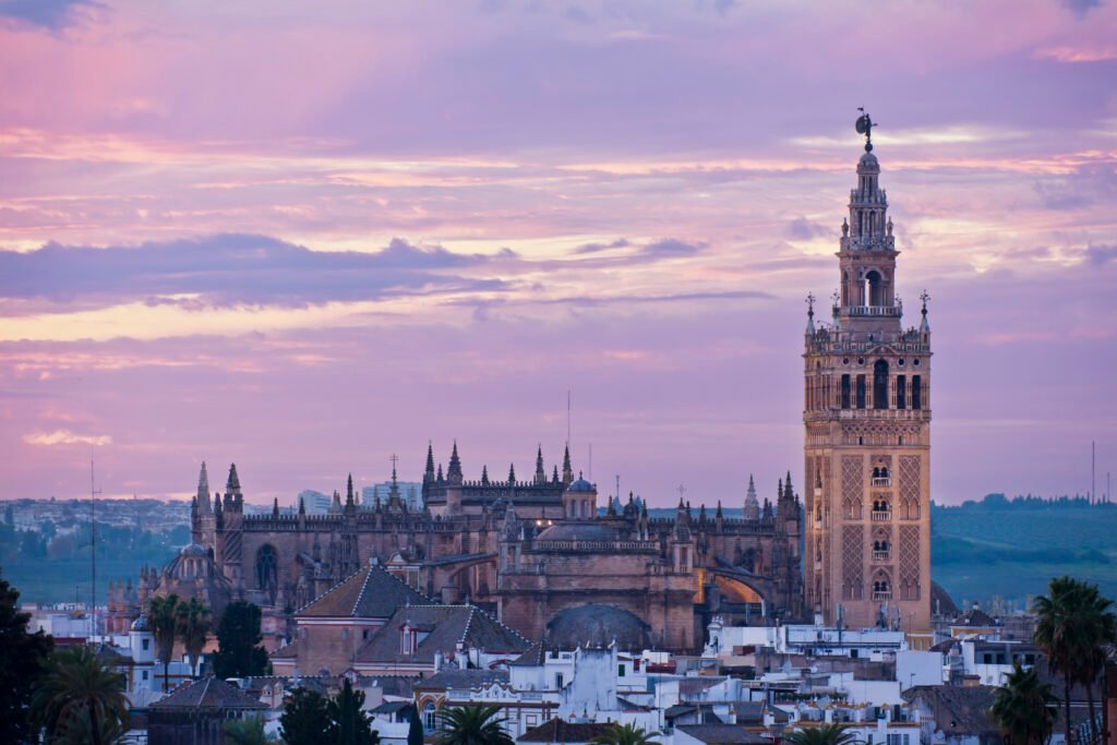 Atardecer en Sevilla: Descubriendo la Belleza a Través de 5 Experiencias Únicas 19 Wine Gogh
