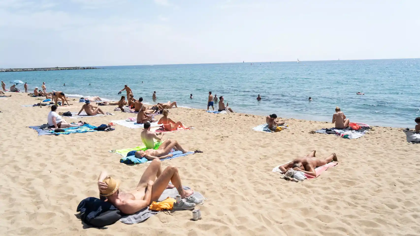 Las Mejores Playas Nudistas en Barcelona: TOP 4 1 playas nudistas