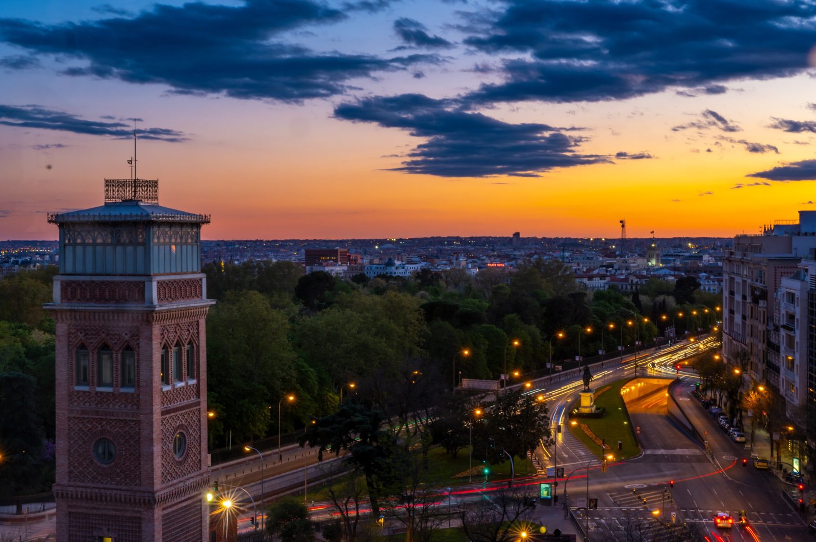 Ligar Madrid; Una Experiencia Completa para Conectar 7 Ideas Top Románticas en Madrid, desde Wine Gogh hasta Tapas y Flamenco 7 Wine Gogh