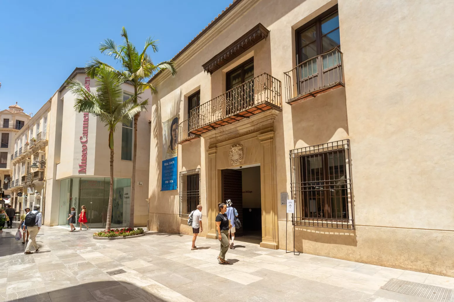 Malaga Museos; Descubre los Mejores Museos de Málaga Top 5 y la Experiencia Artística de Wine Gogh en Barcelona con Arte, Historia y Cultura 3 Wine Gogh