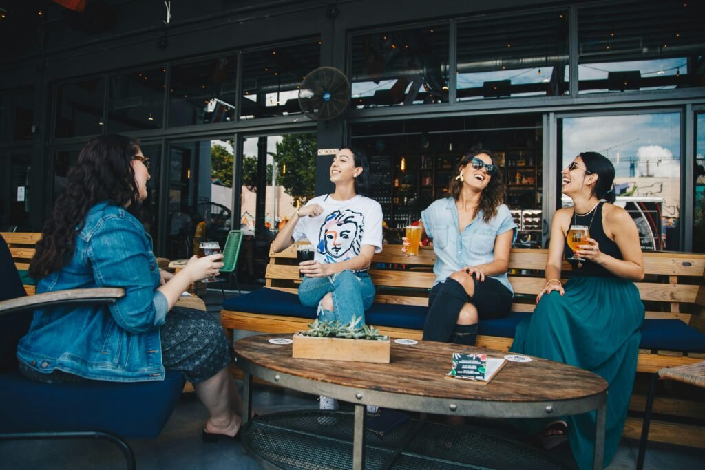 Bar Cerca de Mí Madrid; 5 Experiencias Únicas en Madrid: Descubre los Mejores Bares y Wine Gogh para una Noche Inolvidable 4 Wine Gogh