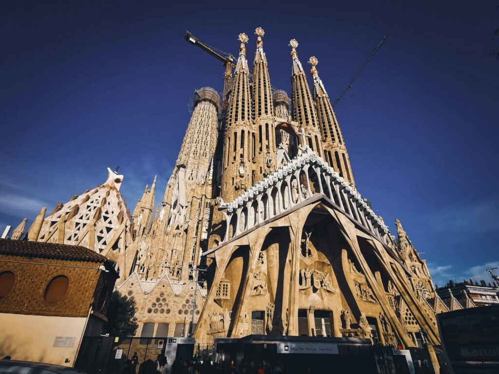 Destinos Turisticos en Barcelona; 5 Destinos Increíbles en Barcelona que No Puedes Perderte 15 Destinos Turisticos en Barcelona