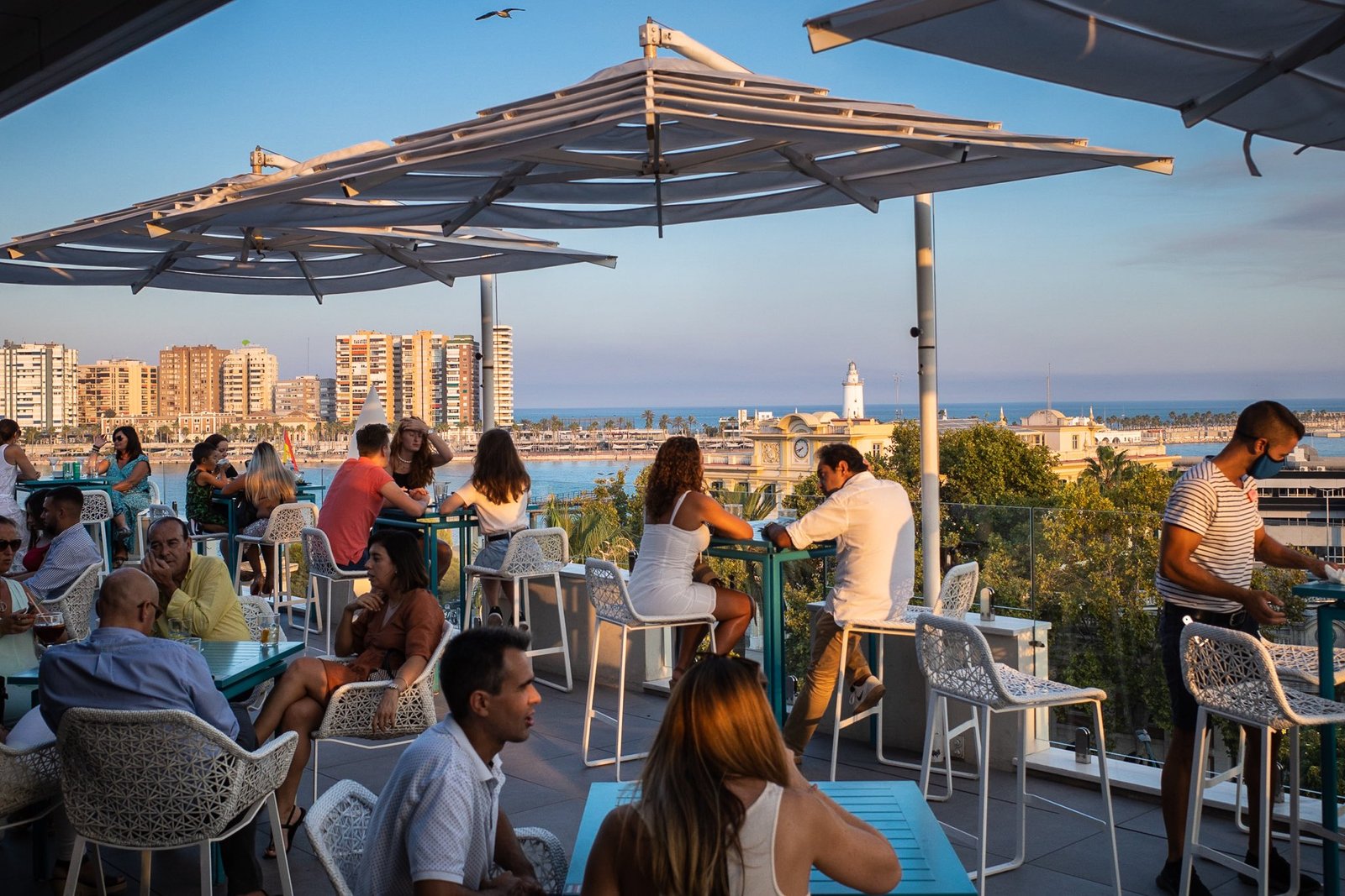 Malaga Rooftop; 5 Impresionantes Rooftops en Málaga para Disfrutar Antes de una Experiencia Creativa en Wine Gogh 1 Malaga Rooftop