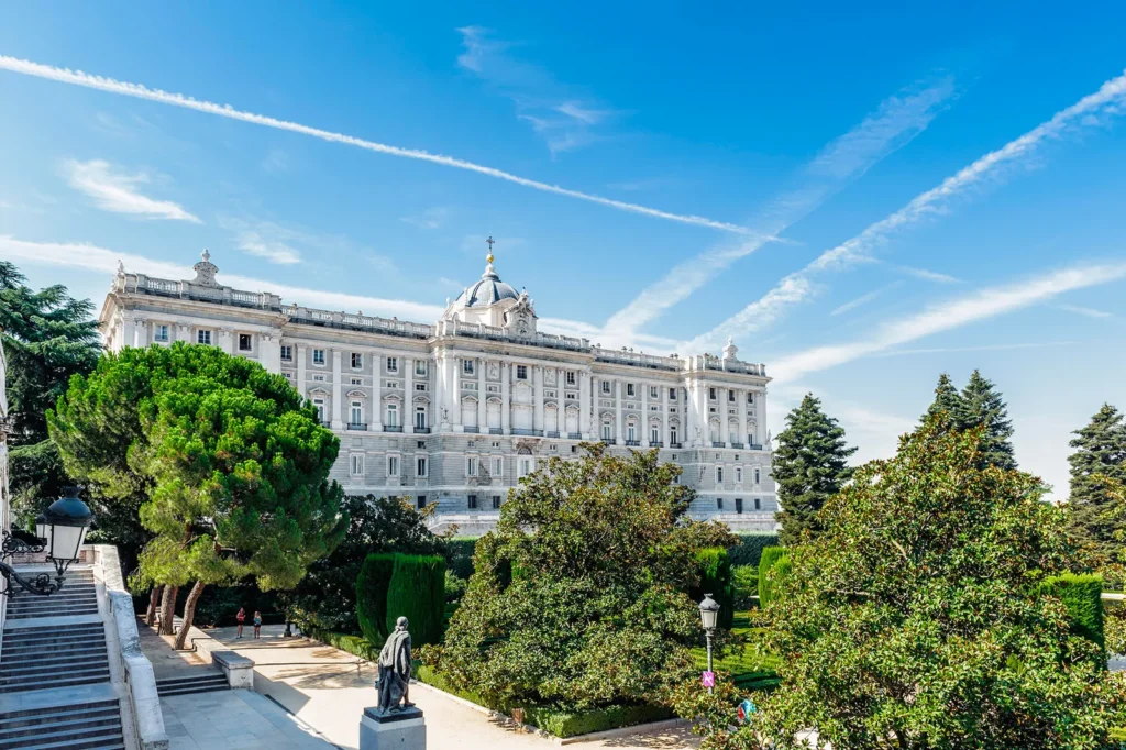 1 Guía Completa de Sitios de Interés en Madrid 6 Wine Gogh