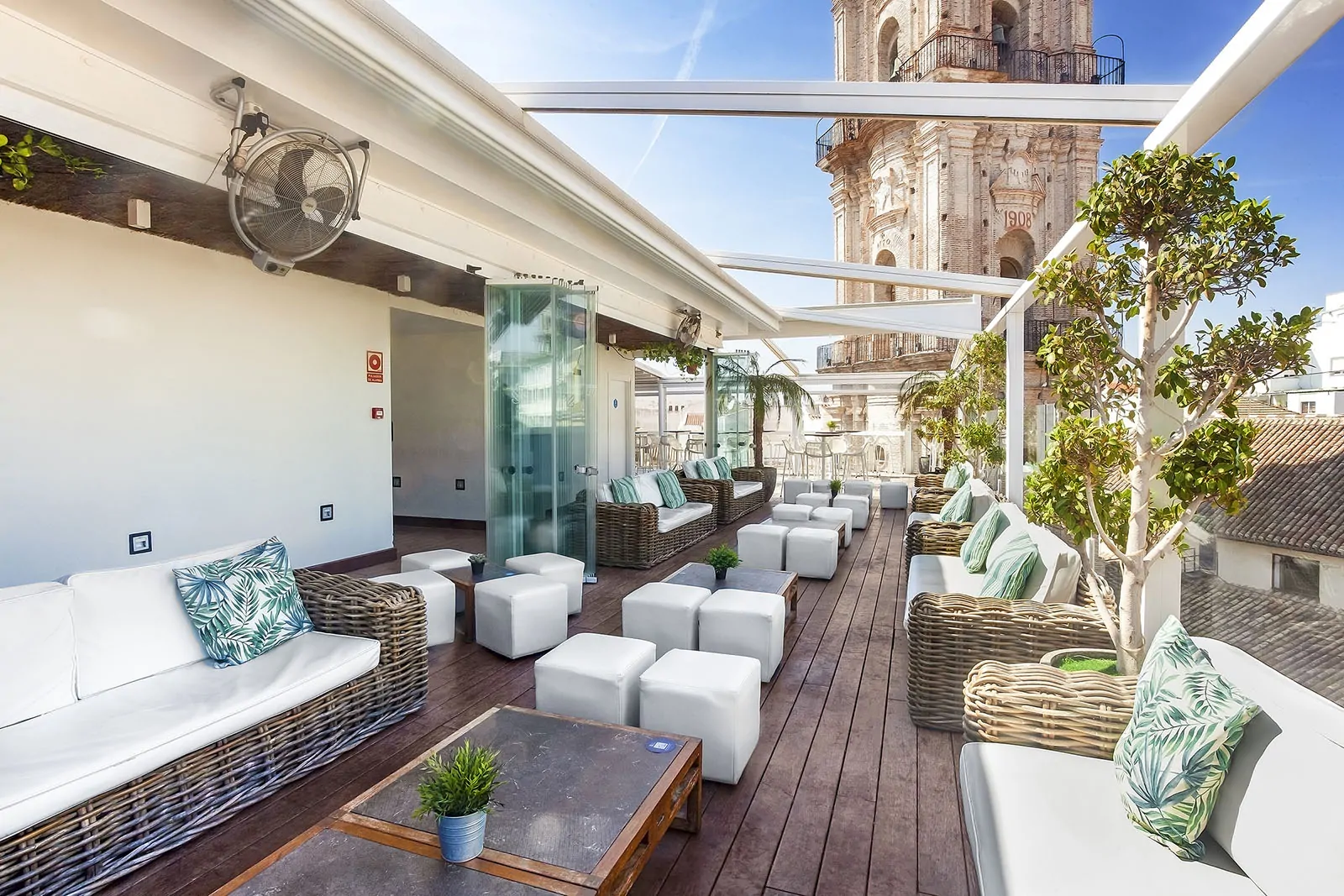 Malaga Rooftop; 5 Impresionantes Rooftops en Málaga para Disfrutar Antes de una Experiencia Creativa en Wine Gogh 4 Wine Gogh