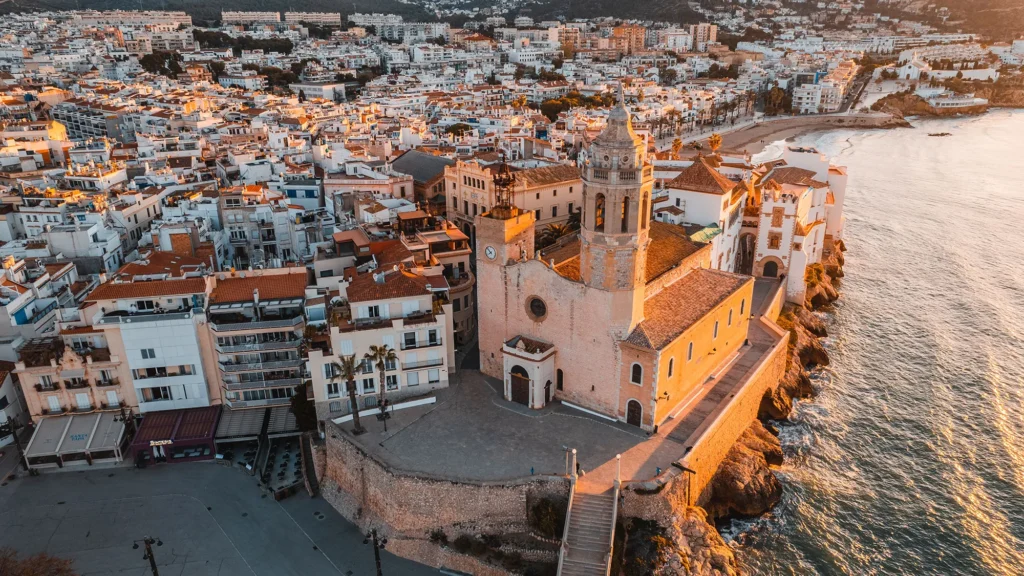 Los Pueblos más Bonitos de Barcelona: 5 Recomendaciones para tu Próxima Escapada 5 Wine Gogh