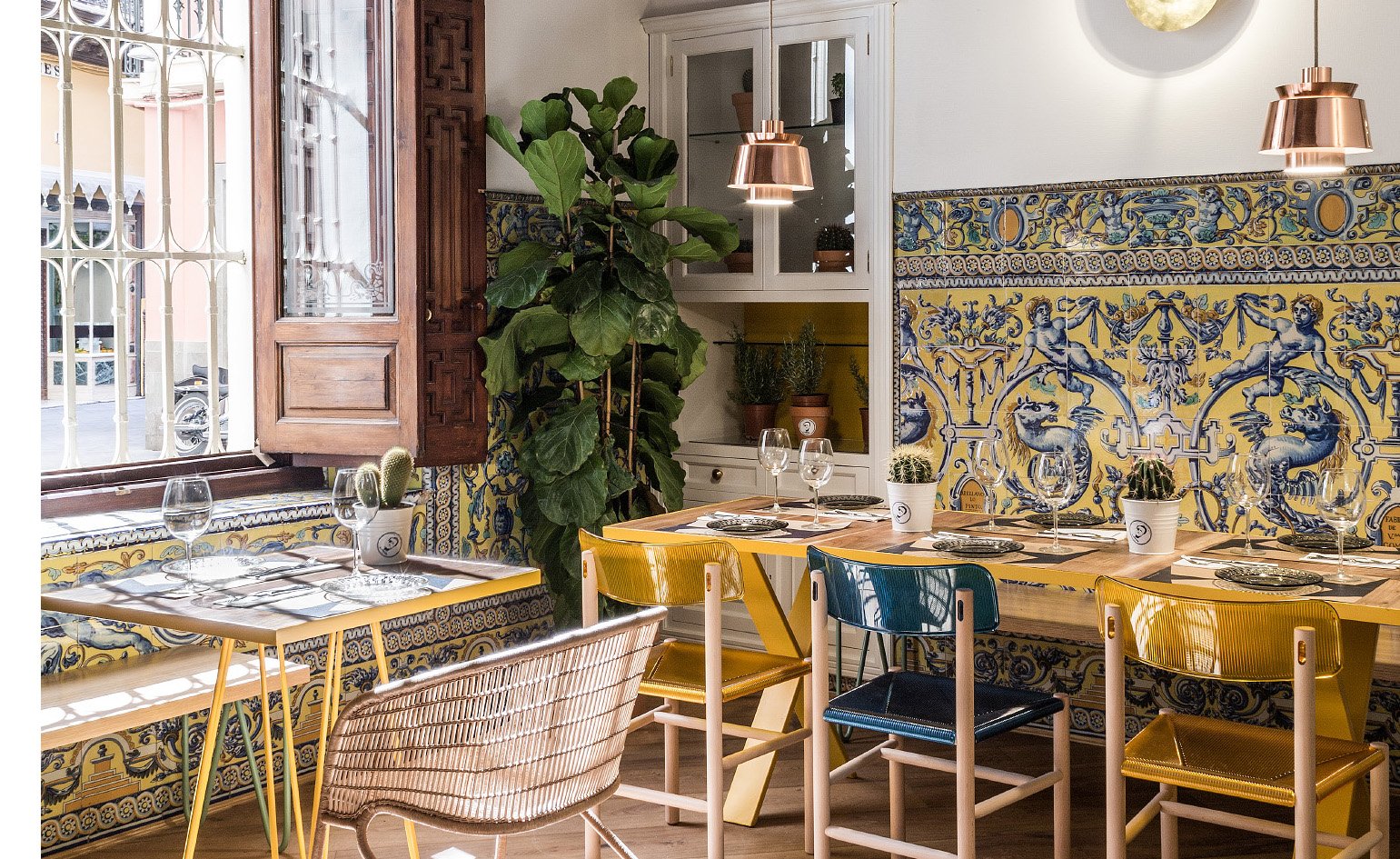 8 Recomendaciones de Sitios para Cenar en Sevilla con Encanto 3 Wine Gogh