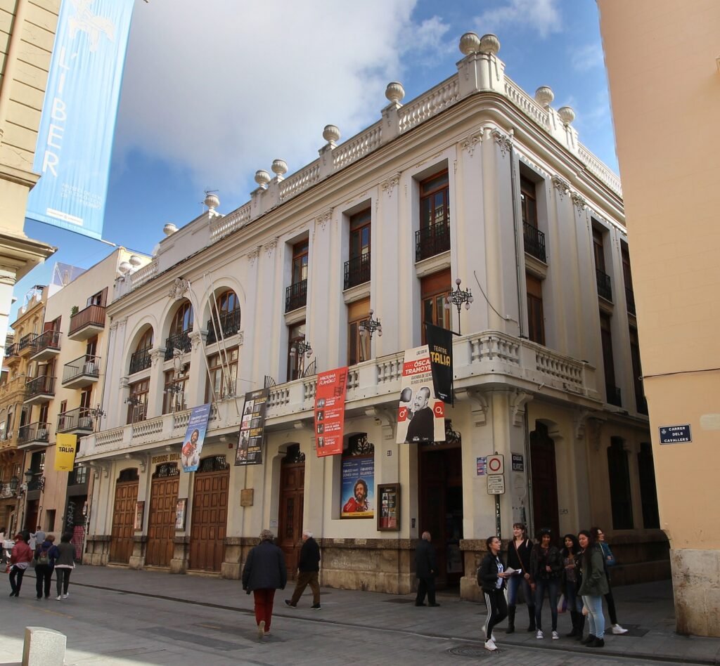 9 Recomendaciones de Teatros en Valencia 6 Wine Gogh