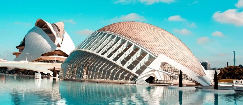 8 Sitios Divertidos Valencia para Disfrutar al Máximo 6 Wine Gogh