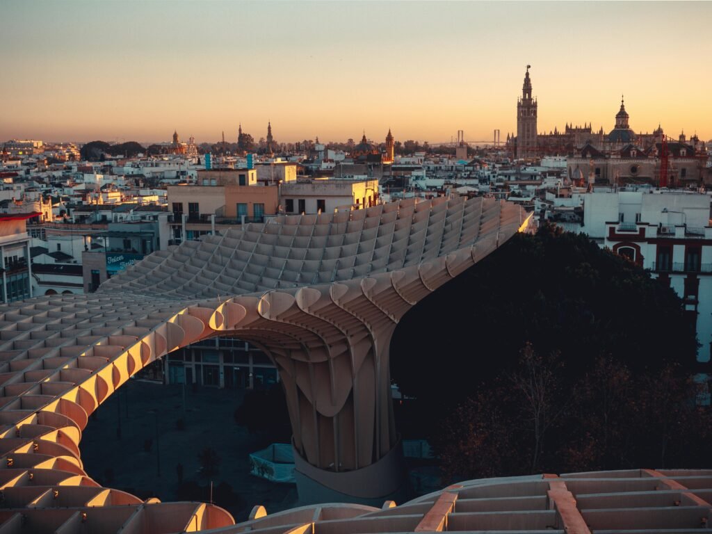 El Arte en Sevilla: 1 Viaje a través de la Historia y la Cultura 1 Wine Gogh
