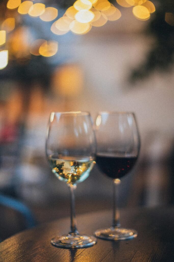 Donde disfrutar un vino en Sevilla: 4 Lugares Imperdibles para Disfrutar del Mejor Vino en Sevilla 2 Winegogh