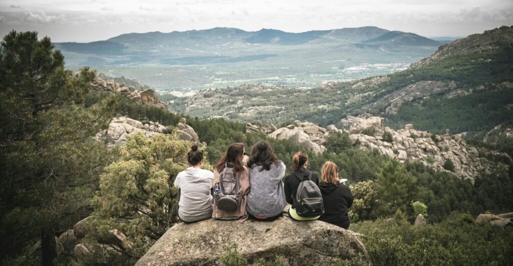 Plan Divertido en Madrid: ¡Descubre las 8 Mejores Actividades para Disfrutar de la Capital Española! 6 Wine Gogh