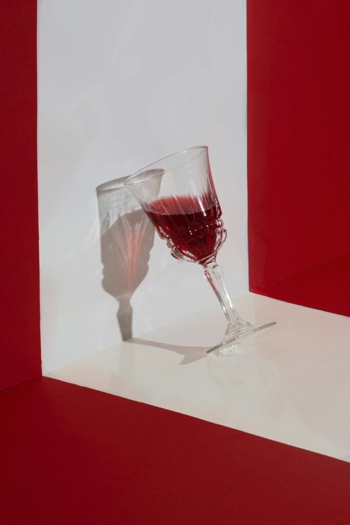 Arte y vino: Descubre las 10 Razones Irresistibles por las que el Arte y el Vino Forman la Pareja Perfecta 4 Winegogh