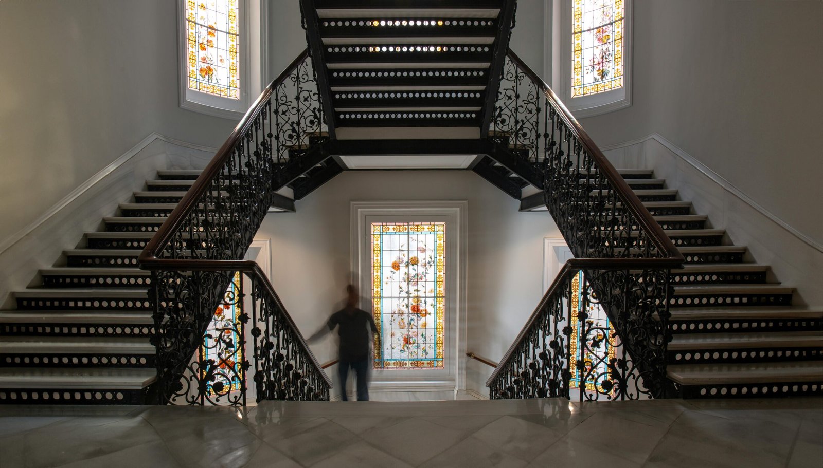 Galería de arte Madrid: 5 Experiencias Inolvidables de Arte en Madrid que No Puedes Perderte 4 Winegogh