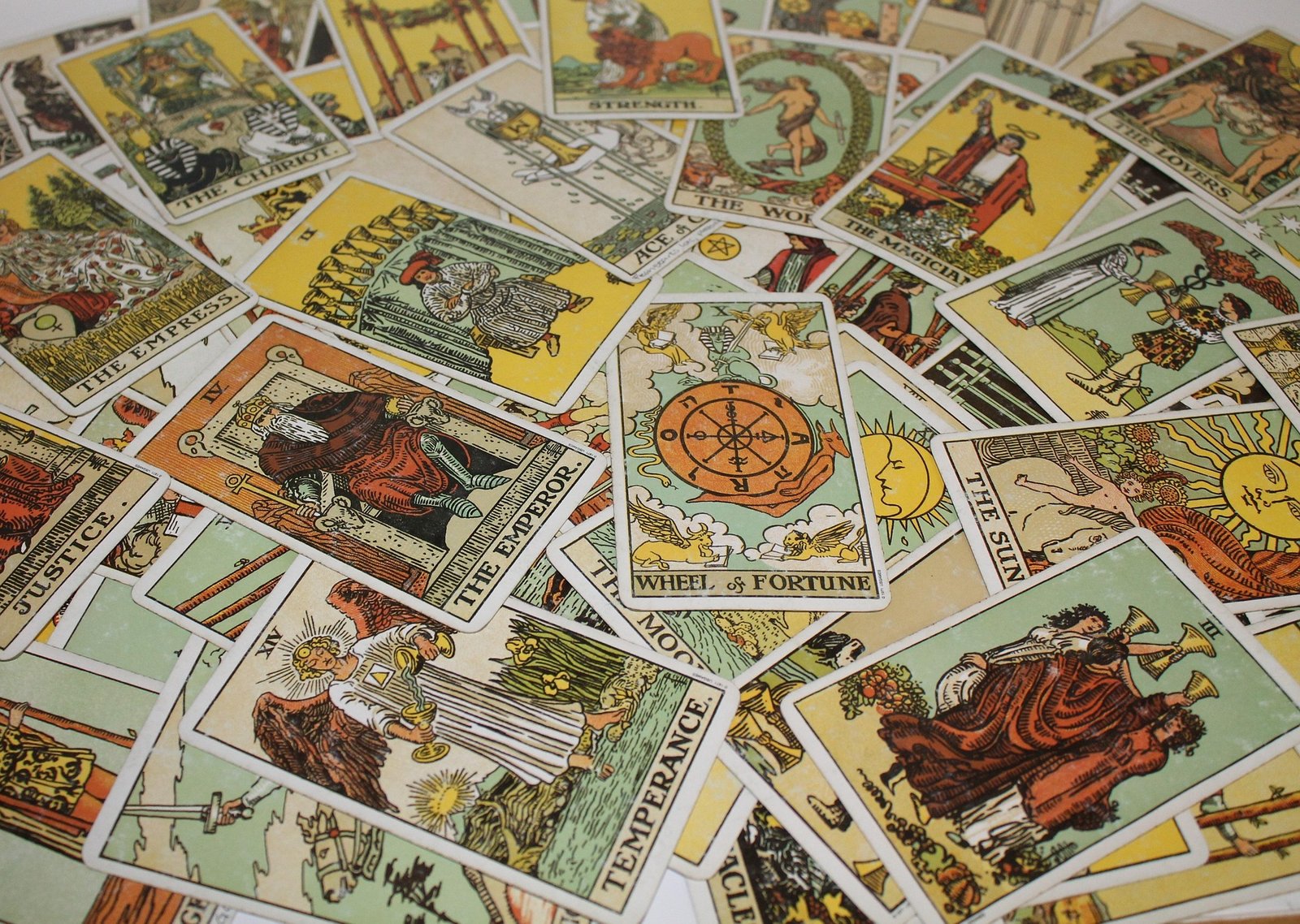 Tarot más pintura classic en Barcelona: 1 Viaje Sensorial y Espiritual 3 Wine Gogh