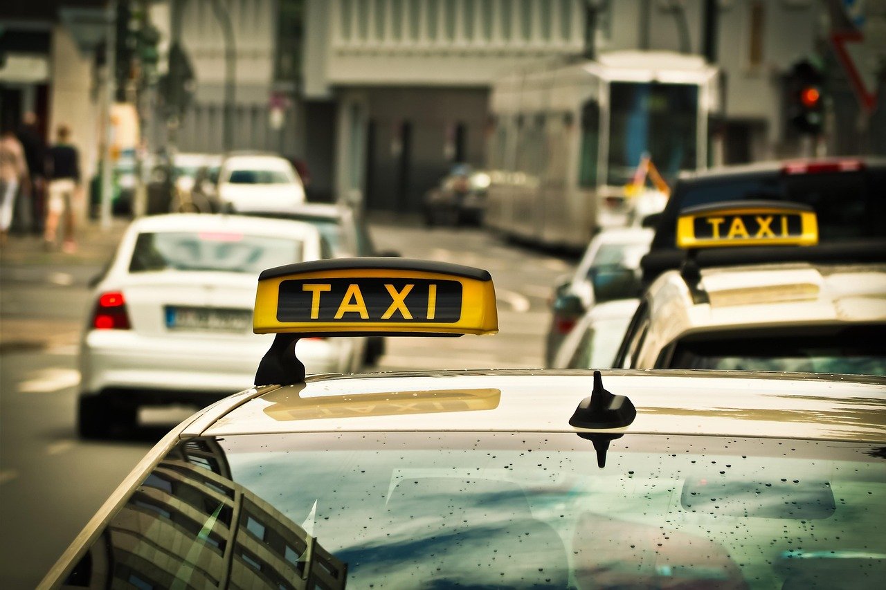 Taxis en Valencia: 1 Guía Completa para Moverse por la Ciudad 1 taxis en valencia