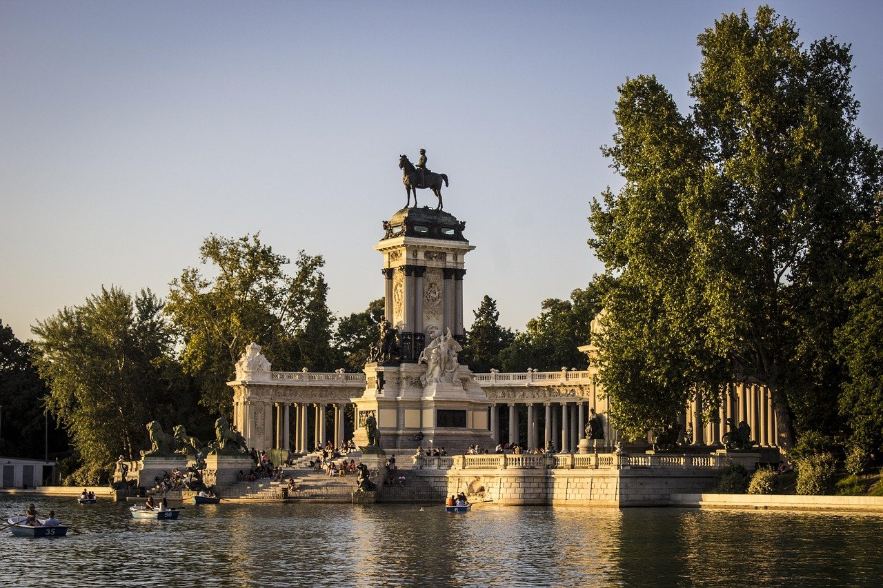 Parque de El Retiro en Madrid: 1 Guía Completa para Visitantes y Amantes de la Naturaleza 1 parque de el retiro en madrid