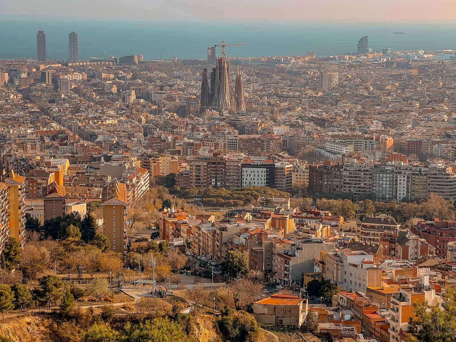Barcelona secreta: Descubre los rincones ocultos y actividades únicas de la ciudad condal 3 Carmel del Bunkers Barcelona 6