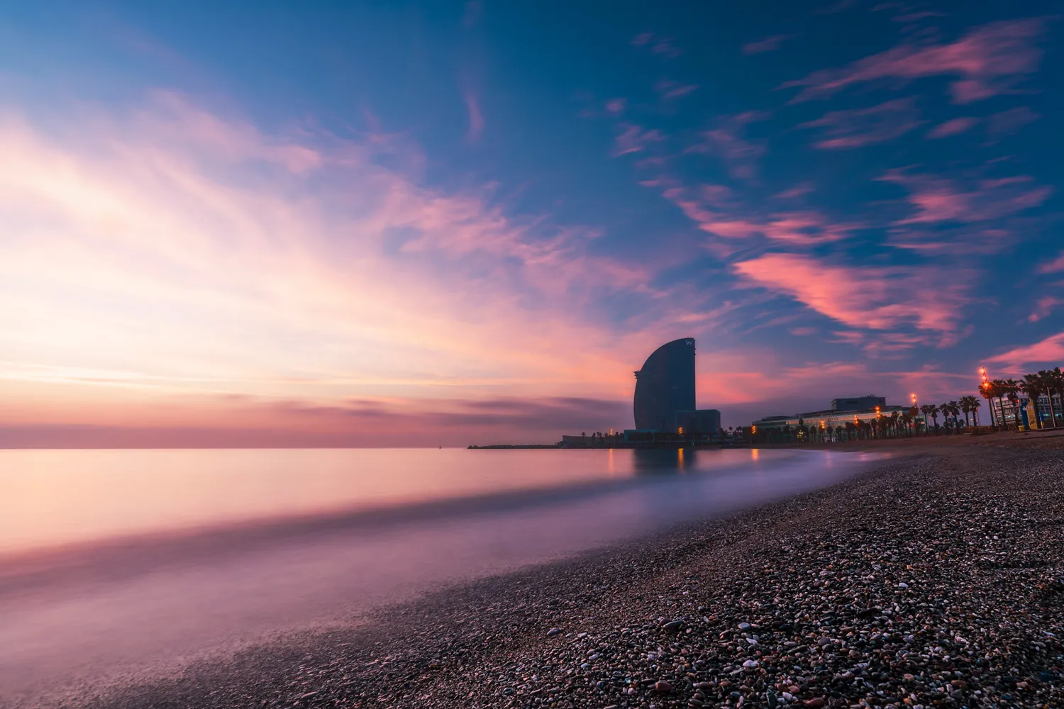Lugares ideales donde ver el atardecer en Barcelona 2 amanecer playa de barcelona