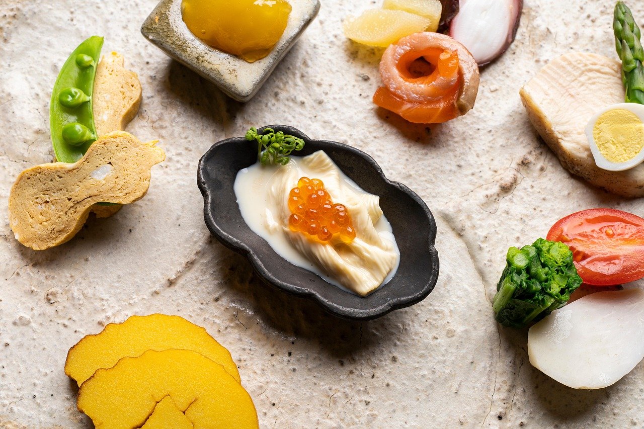 Los 10 Mejores Restaurantes Japoneses en Madrid para Disfrutar de Sushi y Ramen Auténtico 3 food 7006591 1280