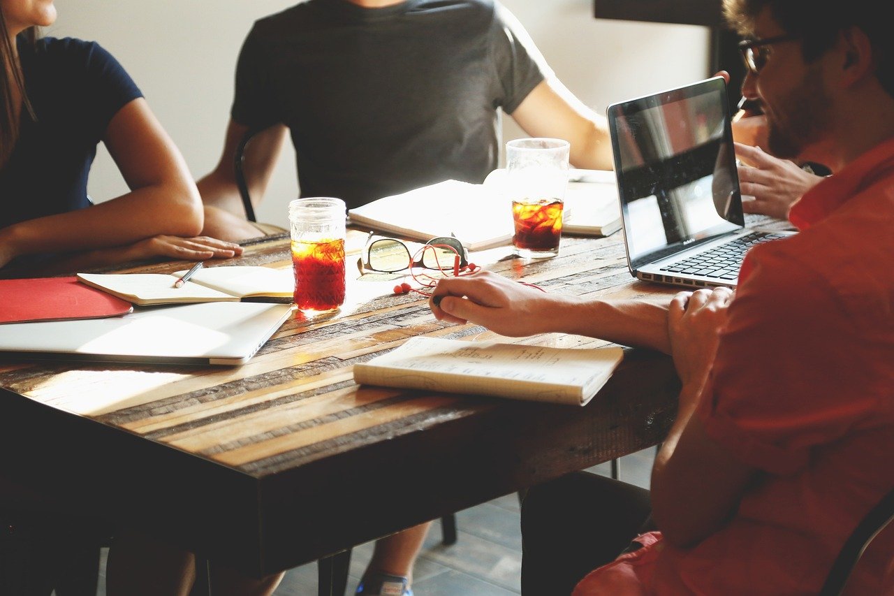 Las 10 mejores actividades de Team Building en Madrid para fortalecer tu equipo y mejorar el rendimiento laboral 2 team building en Barcelona