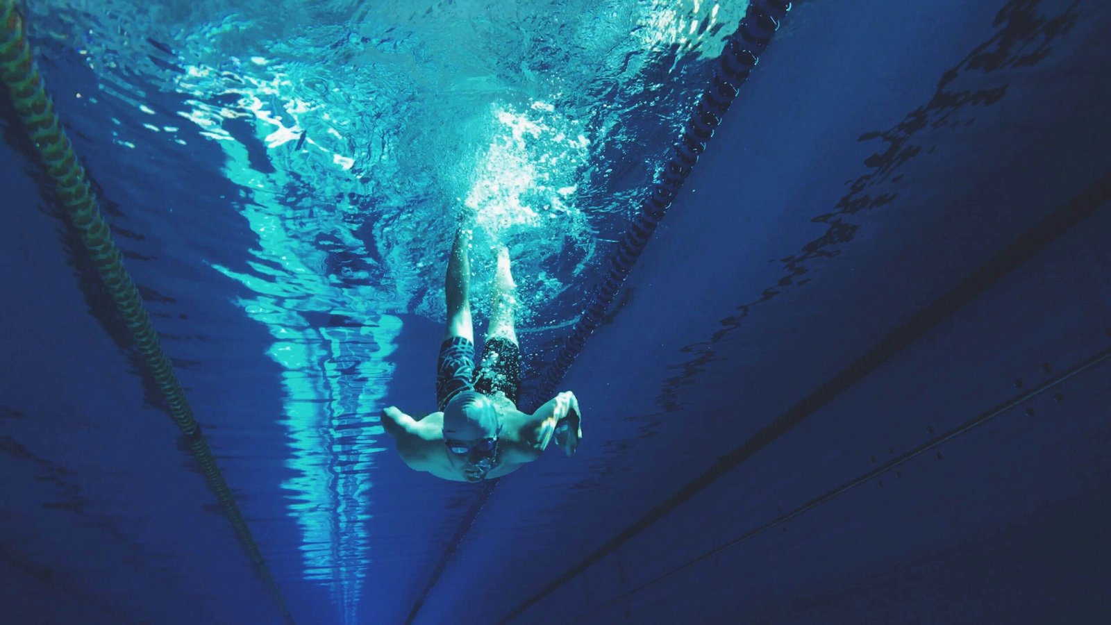 Las 5 Mejores Piscinas en Sevilla para Disfrutar del Verano 3 artem verbo Vc8jfmzWoFE unsplash scaled