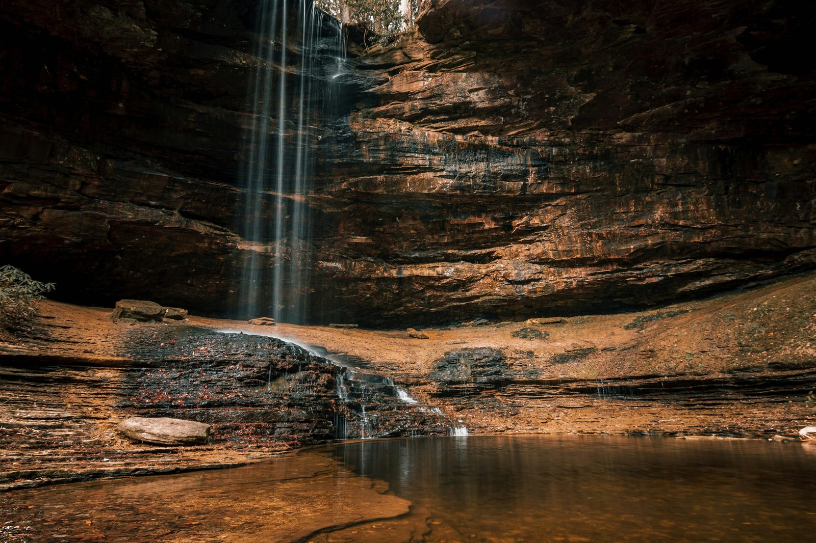 Top 7 Piscinas Naturales en Valencia: Un Oasis de Agua y Naturaleza para Disfrutar 3 brice cooper a7aHDU42jNg unsplash scaled