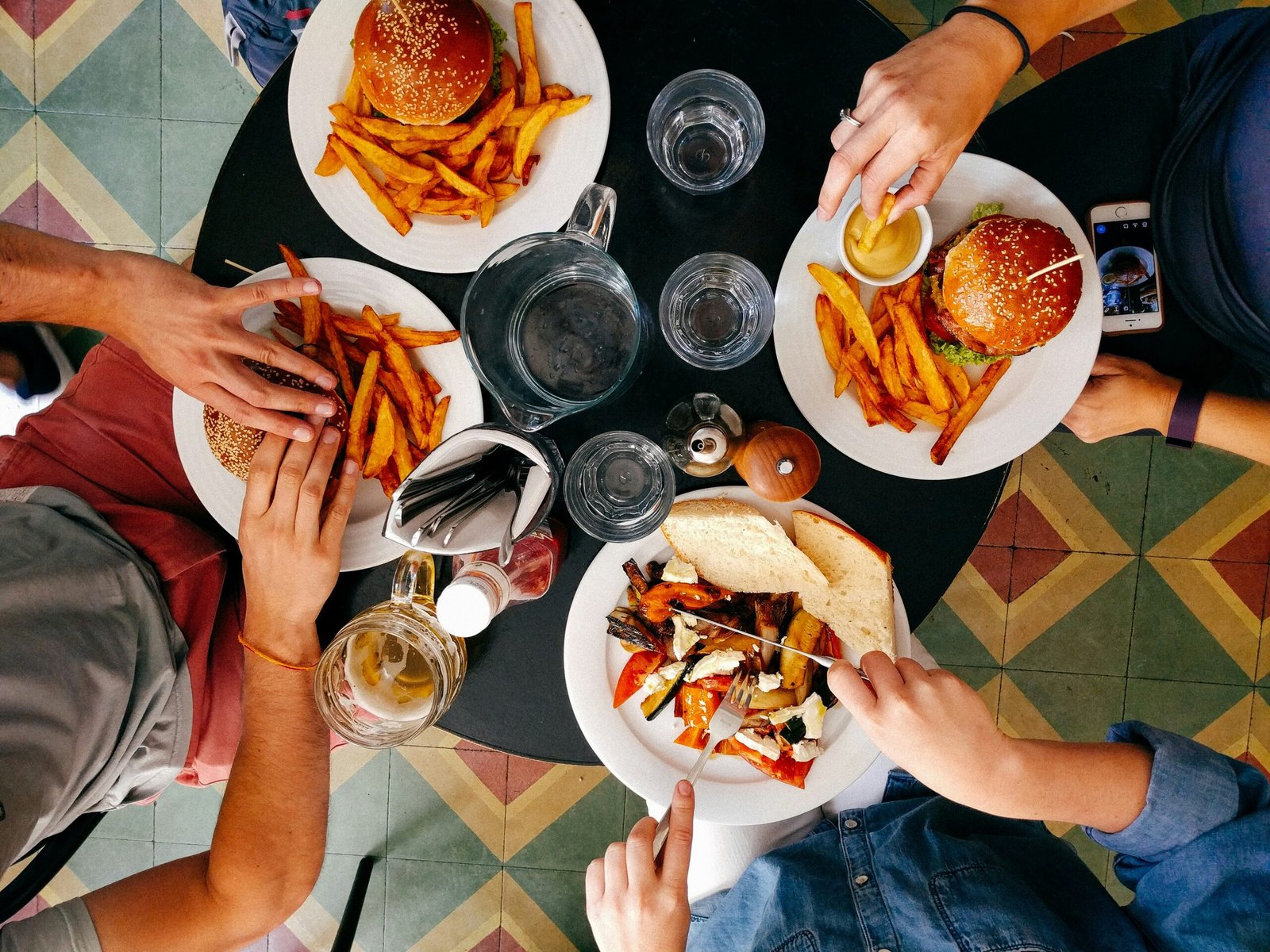Los 10 Mejores Restaurantes en Sevilla: Una Experiencia Gastronómica Inolvidable 2 dan gold E6HjQaB7UEA unsplash scaled