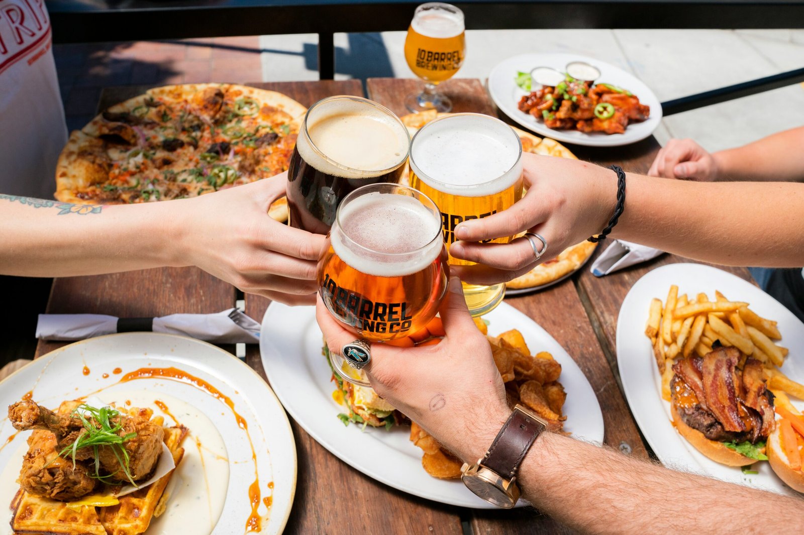 5 Sitios para Tomar Algo en Sevilla: Una Experiencia para los Sentidos 3 elevate snnhGYNqm44 unsplash scaled