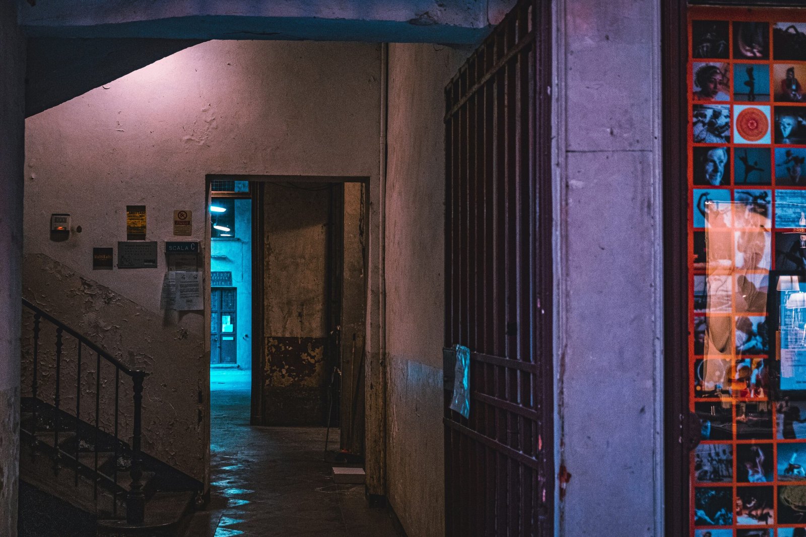 Escape room Sevilla: vive 1 experiencia inmersiva que engancha 3 giusy iaria zrC6gjtK4z8 unsplash scaled