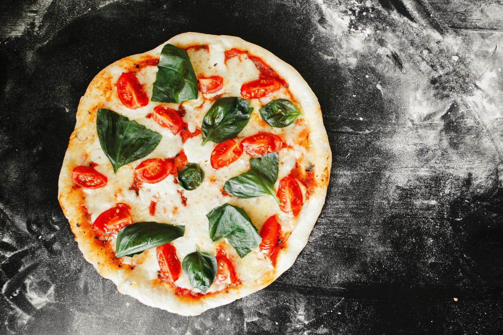 Top 5 de las mejores pizzas de Barcelona: una ruta imprescindible para los amantes de la pizza 2 inna gurina JspLKUauwSI unsplash scaled