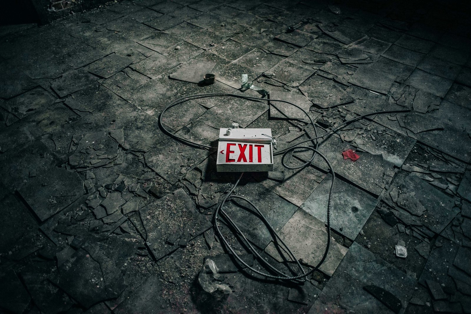 Escape room Sevilla: vive 1 experiencia inmersiva que engancha 2 kev seto Jv0TBnjzYNM unsplash scaled