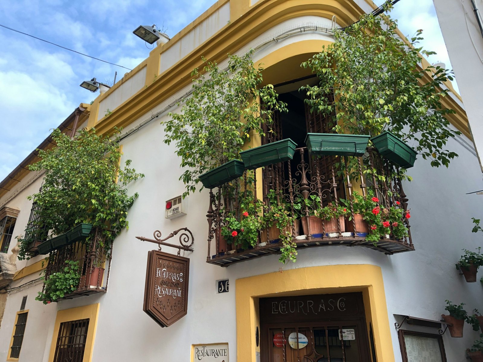 Restaurantes en Málaga: 1 Guía Completa de la Gastronomía Local 2 mateusz plinta sMFCFCGFl00 unsplash scaled