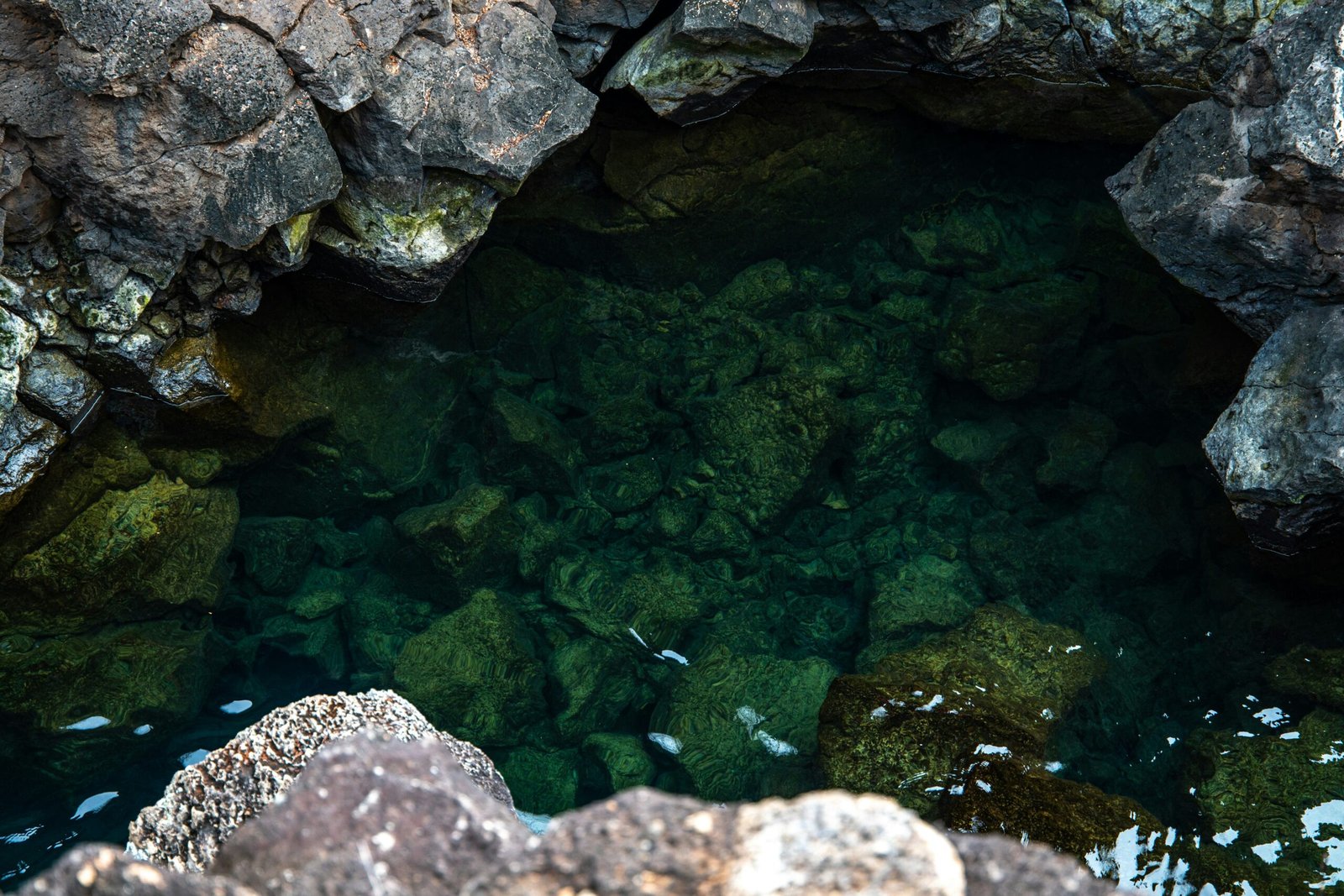 Top 7 Piscinas Naturales en Valencia: Un Oasis de Agua y Naturaleza para Disfrutar 2 rafael idrovo espinoza hIHZ9pfdjvk unsplash scaled