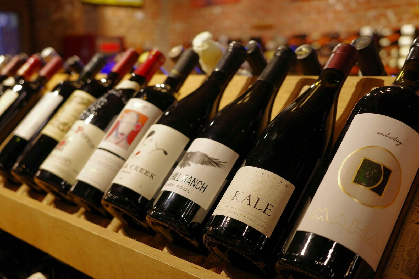 El simbolismo del vino en el arte: Historia, significados y representaciones 3 randy van PnKWjwSu81g unsplash scaled