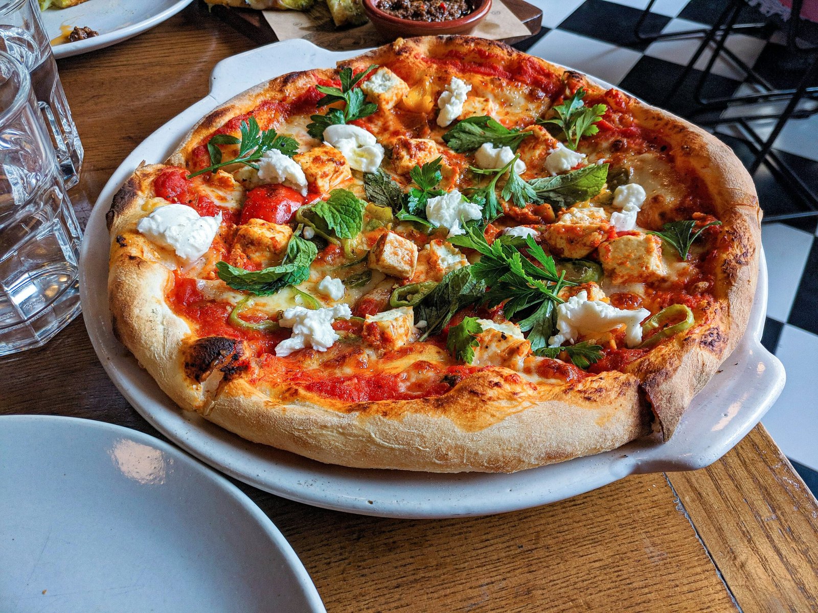 Top 5 de las mejores pizzas de Barcelona: una ruta imprescindible para los amantes de la pizza 1 pizza