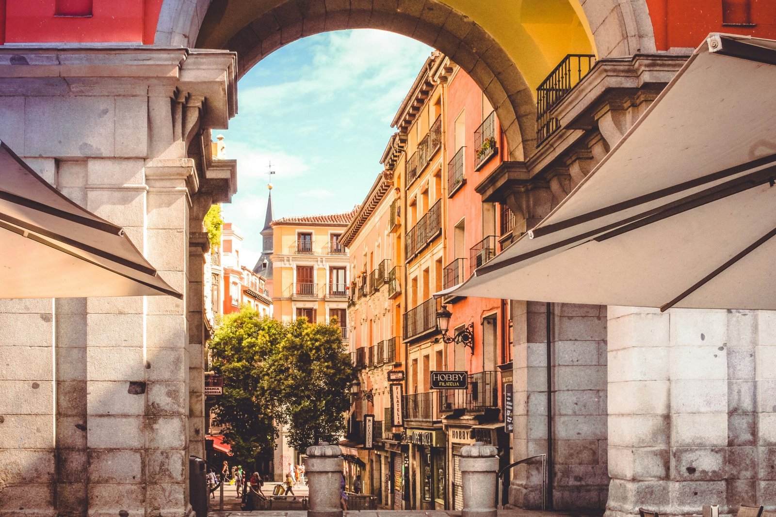 Descubre Lugares Únicos en Madrid Secreto: 1 Guía para Exploradores Urbanos 2 victor OO0 7yJa s0 unsplash scaled
