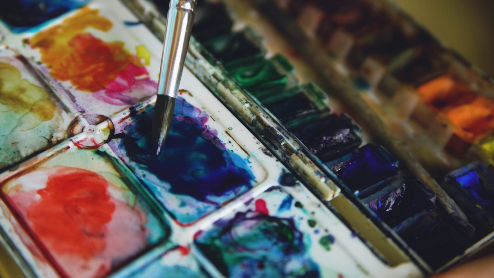 Clases de pintura: todo lo que necesitas saber para comenzar y disfrutar 3 vitaly gariev JKbdKS9Y8DQ unsplash scaled