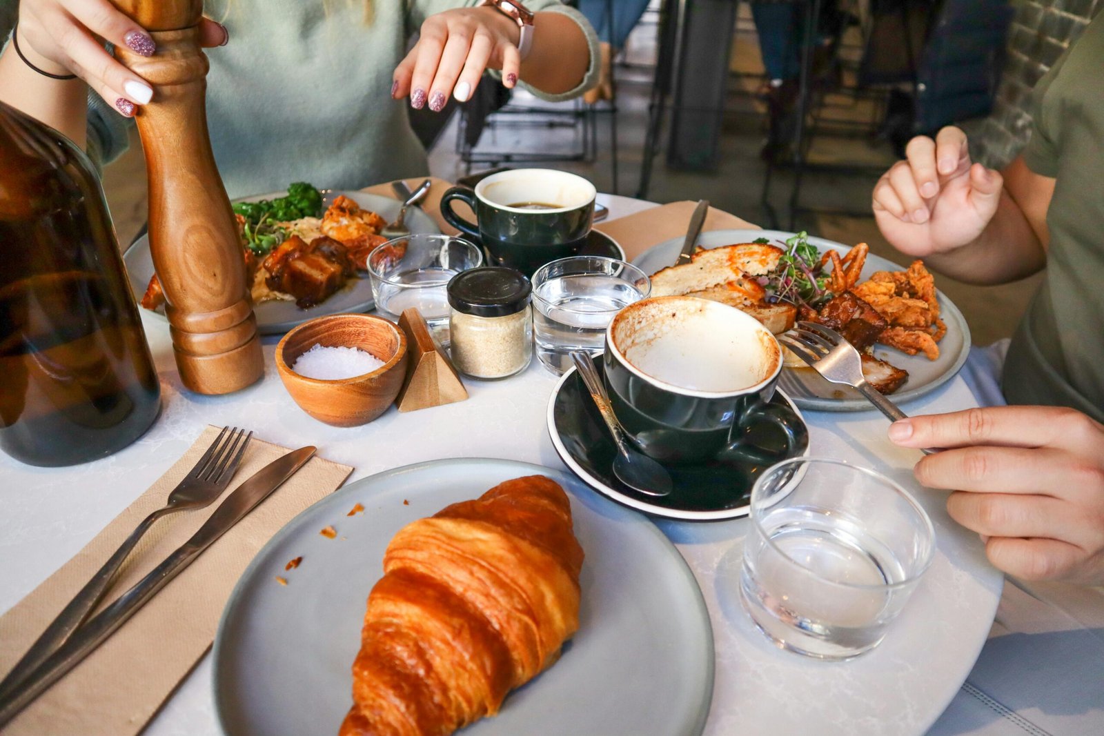 Desayunos en Sevilla: 1 Tradición, Sabor y Estilo en Cada Bocado 2 pexels brettstone 2874780 scaled