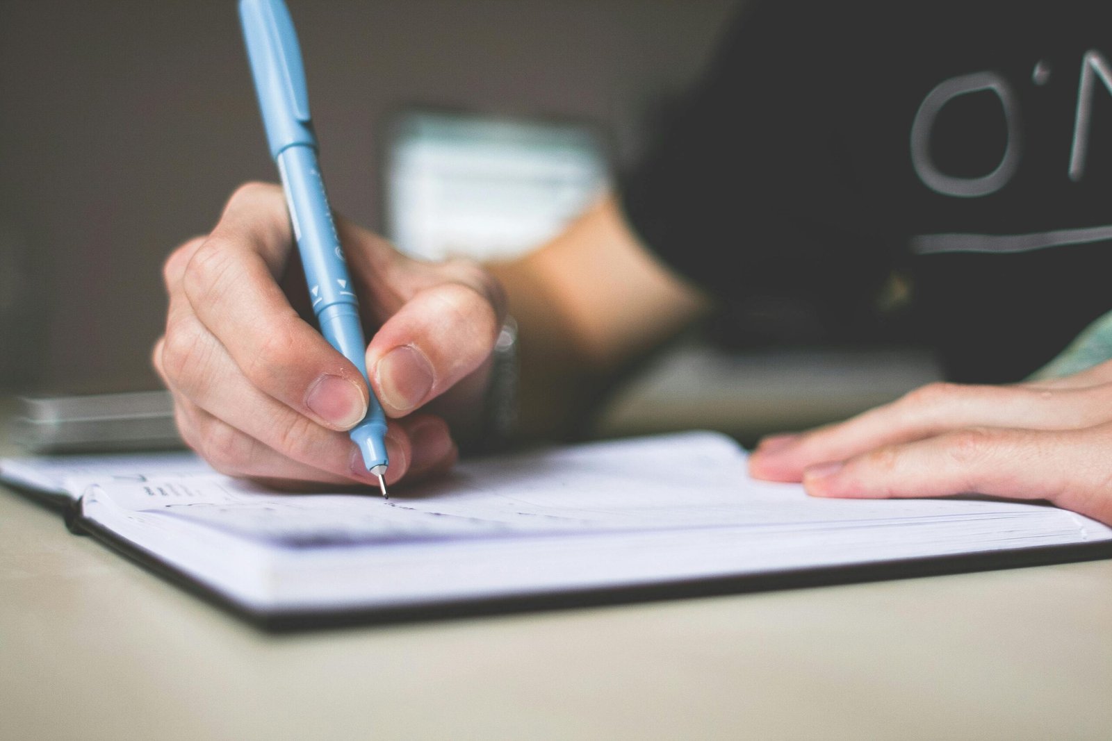 Resumir con IA: Estrategias y Herramientas para Maximizar tu Productividad 1 resumir con ia