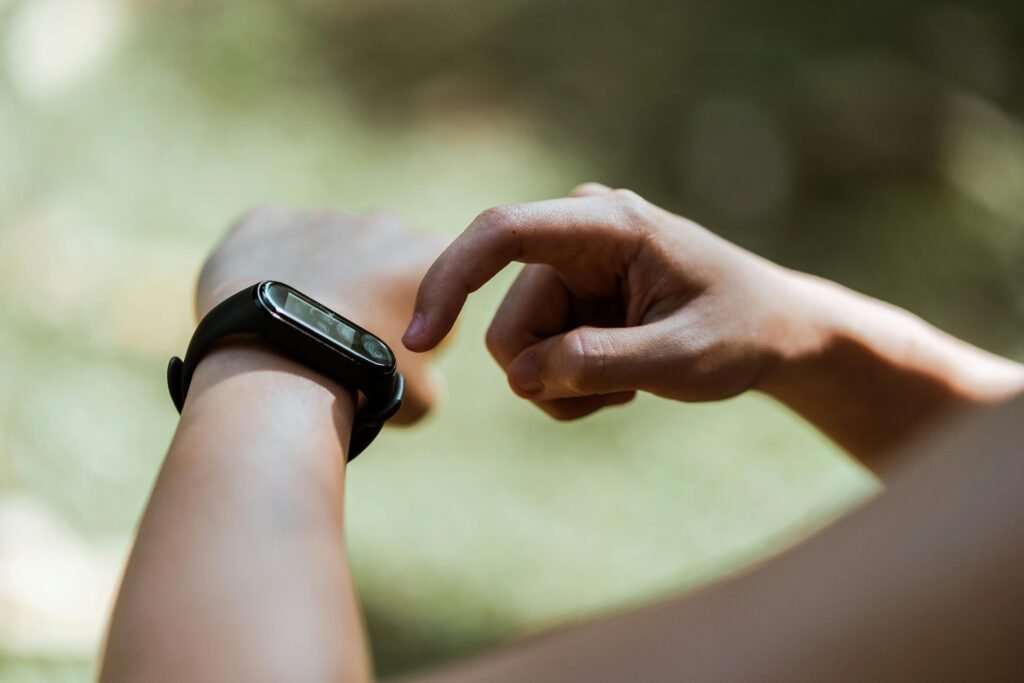 ¿Qué pulseras o relojes inteligentes tienen funciones de algo para recordar actividades? 15 algo para recordar